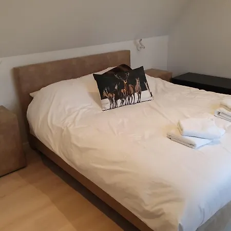 Aux 4 Vents - בקתה מאלמדי